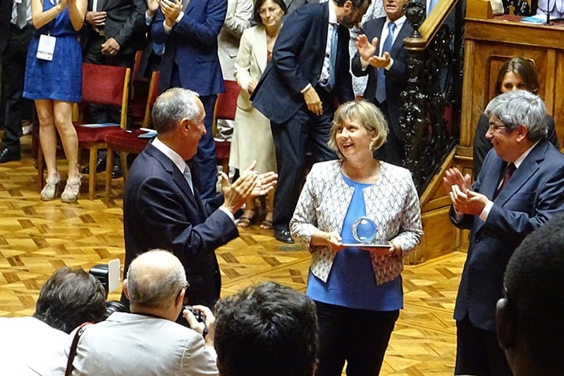 In the crowded hall of the Portuguese Parliament, The co-founder & president of METAdrasi, Ms Laura Pappa, received the award from the President...