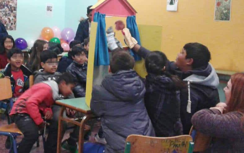 Refugee and migrant children, participating in METAdrasi's educational programme...