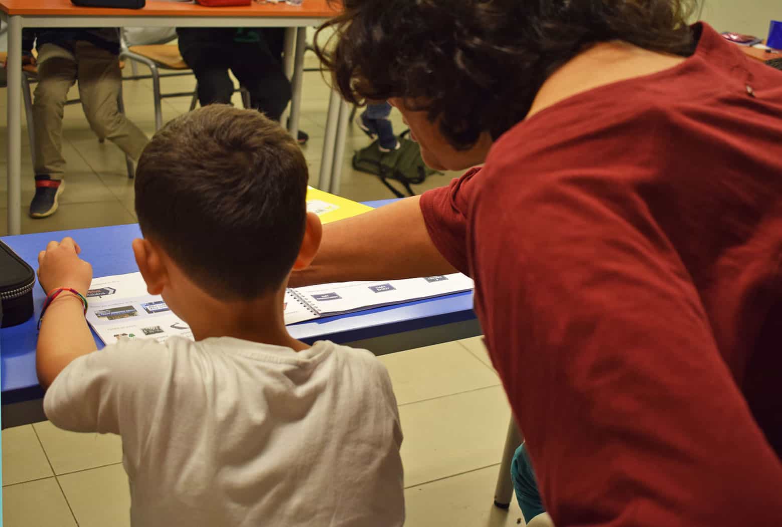Metadrasi - metadrasi volunteer teachers