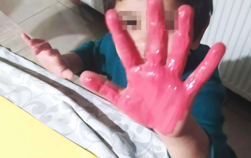 Unaccompanied children of the Samos Accommodation Facility express themselves through painting