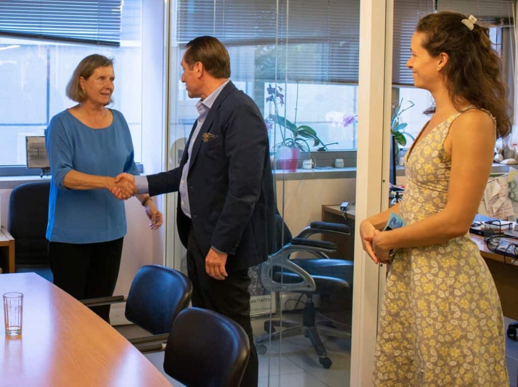 The Ambassador of Ukraine to Greece visits the offices of METAdrasi