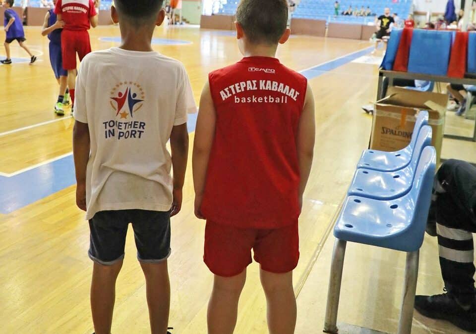 Αθλητική δραστηριότητα basket για τα παιδιά της Καβάλας