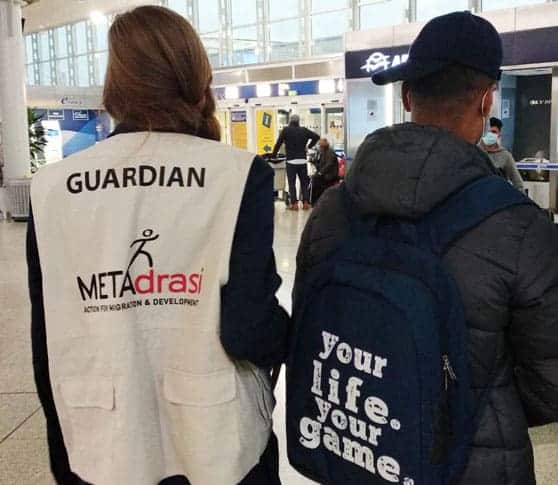 13 unaccompanied minors reunite with members of their family in Great Britain