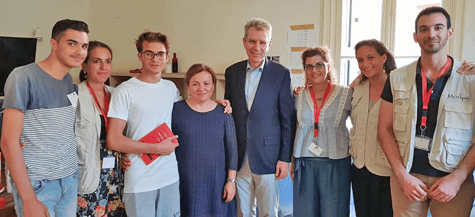 U.S. Ambassador to Greece, Geoffrey Pyatt, on a visit to METAdrasi’s team on Chios island