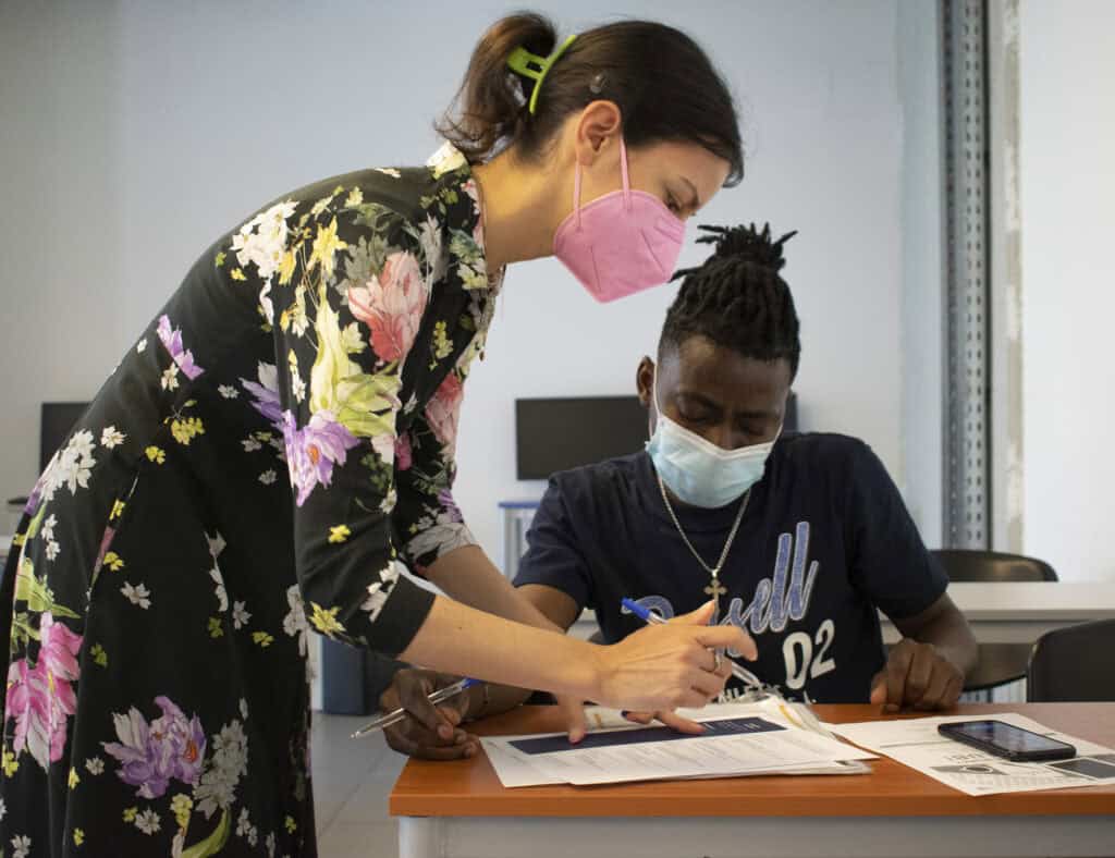 Stepping Stone: helping refugees and migrants integrate to the job market in the midst of a crisis of lack of human resources