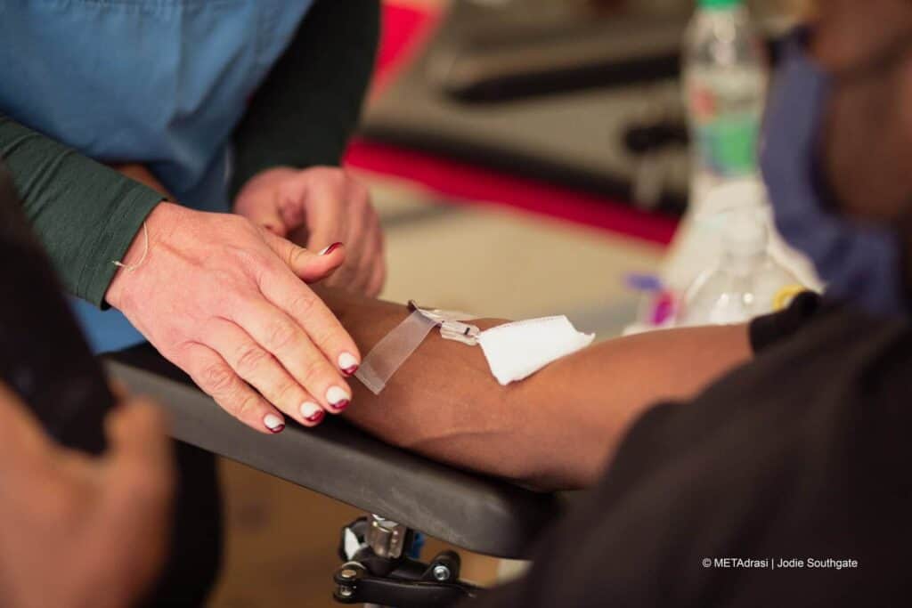 METAdrasi helps the Children’s Hospital through blood donation