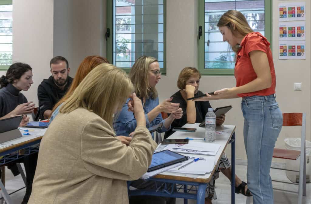 Teaching the teachers on the Akelius platform