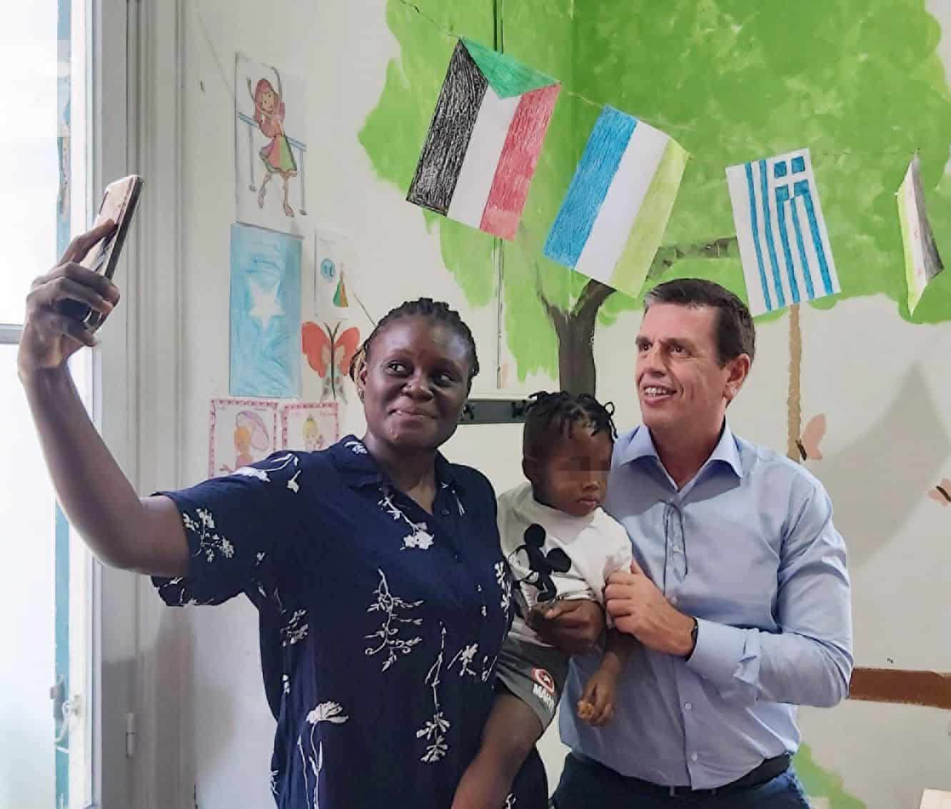 Metadrasi - The Minister of Migration and Asylum visits the Accommodation Facility of METAdrasi in Chios 2 Metadrasi - Metadrasi Ypourgos Chios 2