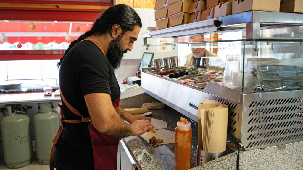 Metadrasi - Filippos-Mahdi is “Ready for Business” and makes authentic Iranian kebab in Nikaia 3 Metadrasi - METAdrasi stories Filippos Mahdi