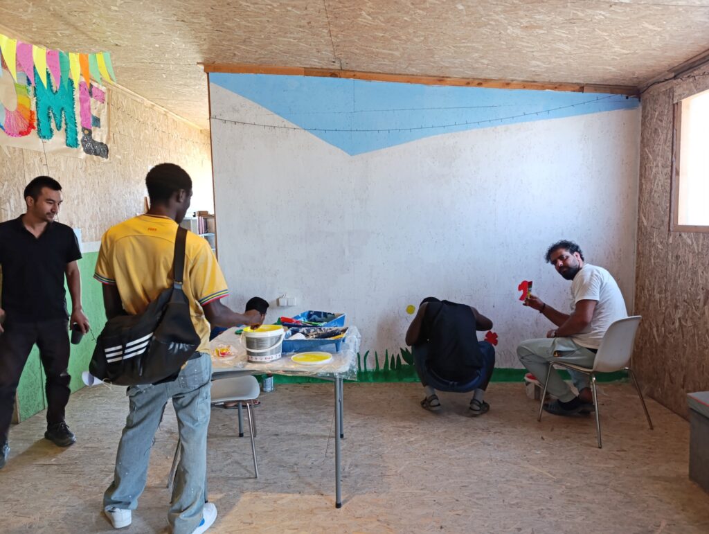 Metadrasi - Συλλογική ζωγραφιά στο Community Center της ΜΕΤΑδρασης στο Πολύκαστρο 5 Metadrasi - METAdrasi Polykastro 4