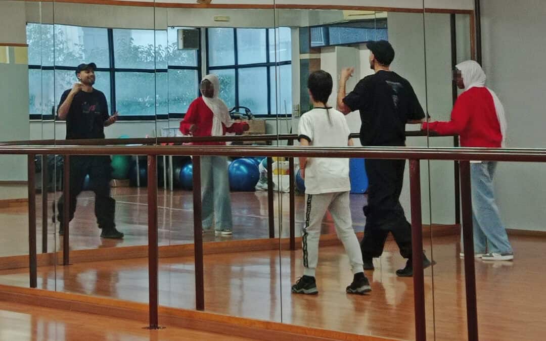Hip-hop classes for the unaccompanied girls styaing at METAdrasi’s Semi-Autonomous Living Apartments
